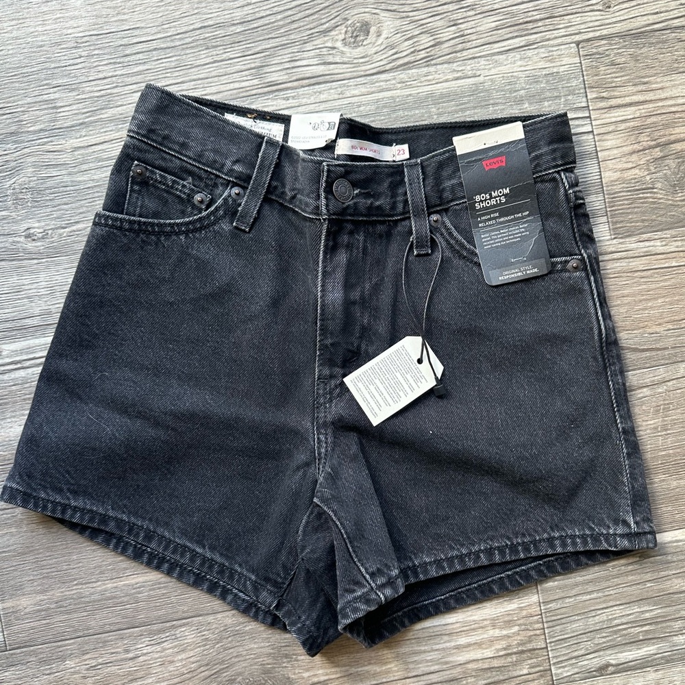 Levi’s 80s Mom Shorts